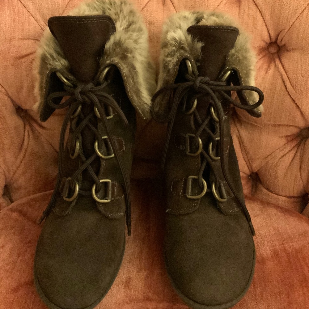 B JORNDAL KOURI WOMENS SUEDE BOOTS
